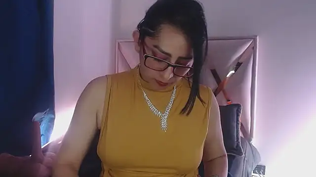 Snapshot of Andrea_Sexx_ chatting on February 6, 8:34 pm Andrea Sexx online show from February 6, 8:34 pm