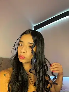 Laura fernandezII online show from December 18, 9:07 pm