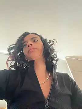 Laura fernandezII online show from April 7, 8:43 pm