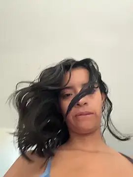 Laura fernandezII online show from March 10, 1:26 pm