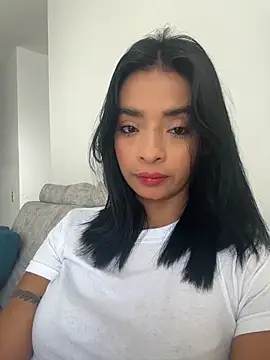 Snapshot of Laura_fernandezII chatting on May 17, 7:25 pm Laura fernandezII online show from May 17, 7:25 pm