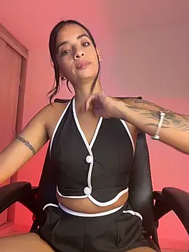 Snapshot of Laura_fernandezII chatting on May 3, 3:11 am Laura fernandezII online show from May 3, 3:11 am