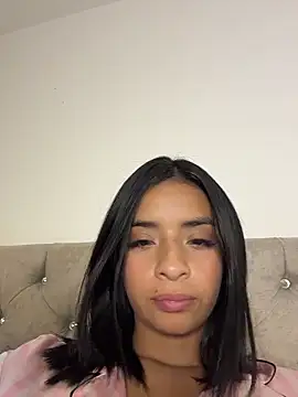 Snapshot of Laura_fernandezII chatting on February 25, 2:23 am Laura fernandezII online show from February 25, 2:23 am