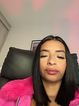 Snapshot of Laura_fernandezII chatting on February 19, 3:20 pm Laura fernandezII online show from February 19, 3:20 pm