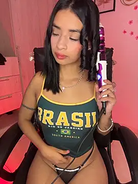 Snapshot of Laura_fernandezII chatting on May 28, 2:08 am Laura fernandezII online show from May 28, 2:08 am