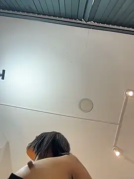 Snapshot of Laura_fernandezII chatting on February 21, 1:13 pm Laura fernandezII online show from February 21, 1:13 pm