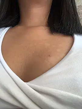 Snapshot of Laura_fernandezII chatting on February 22, 1:35 pm Laura fernandezII online show from February 22, 1:35 pm