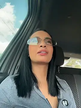 Snapshot of Laura_fernandezII chatting on May 6, 9:19 pm Laura fernandezII online show from May 6, 9:19 pm