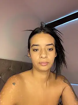 Laura fernandezII online show from December 5, 9:01 pm