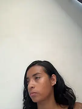 Laura fernandezII online show from March 8, 9:29 pm