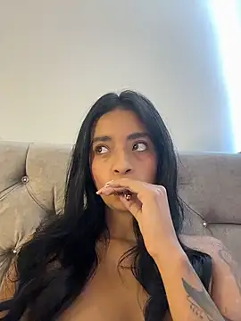 Laura fernandezII online show from December 1, 4:19 pm