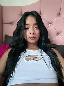 Laura fernandezII online show from March 11, 10:42 pm