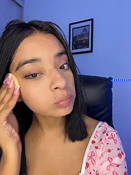 Snapshot of Laura_fernandezII chatting on February 4, 6:58 pm Laura fernandezII online show from February 4, 6:58 pm