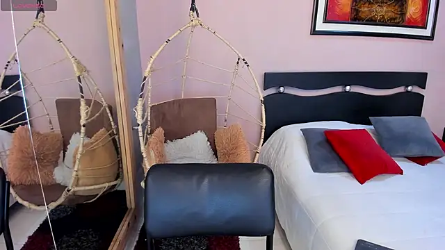 Snapshot of LenaRuiz_ chatting on November 24, 12:49 pm LenaRuiz online show from November 24, 12:49 pm