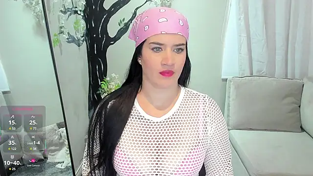 Snapshot of LenaRuiz_ chatting on October 25, 12:04 pm LenaRuiz online show from October 25, 12:04 pm