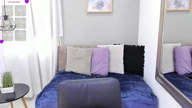 Snapshot of LenaRuiz_ chatting on November 28, 12:05 pm LenaRuiz online show from November 28, 12:05 pm