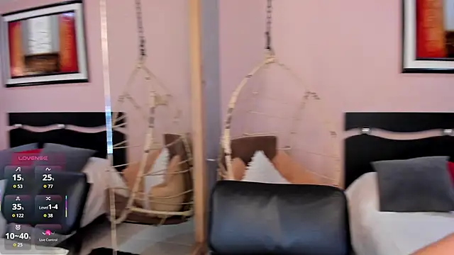 Snapshot of LenaRuiz_ chatting on November 9, 12:09 pm LenaRuiz online show from November 9, 12:09 pm