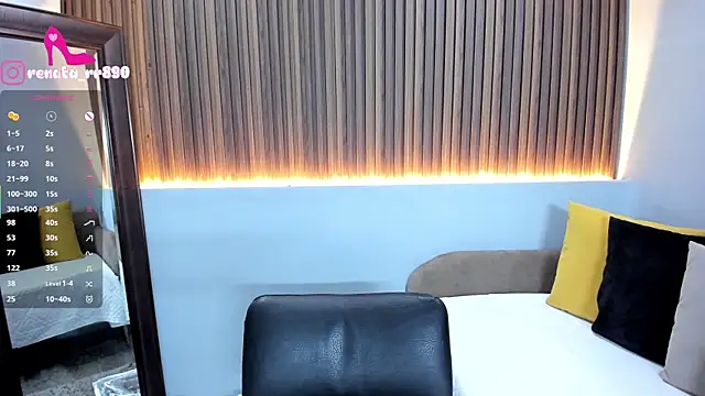 Snapshot of LenaRuiz_ chatting on June 20, 12:10 pm LenaRuiz online show from June 20, 12:10 pm
