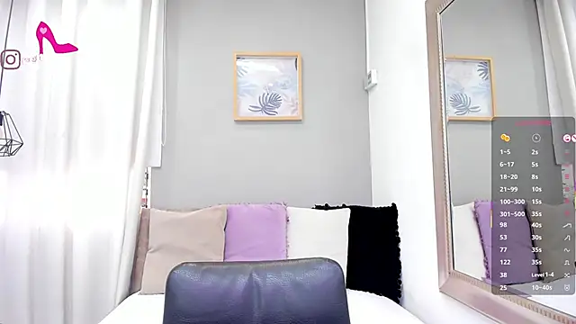 Snapshot of LenaRuiz_ chatting on June 4, 12:10 pm LenaRuiz online show from June 4, 12:10 pm