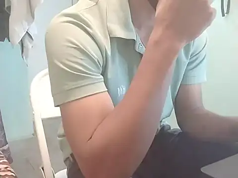 Snapshot of vicky0805 chatting on March 14, 3:48 am vicky0805 online show from March 14, 3:48 am