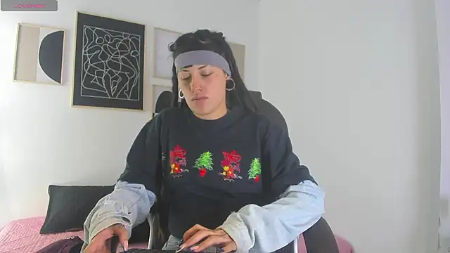  sharlotte777 online show from February 24, 2:07 pm