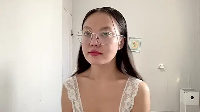 Risalynn online show from February 9, 3:32 am