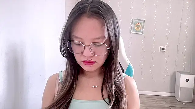 Risalynn online show from March 17, 2:08 am