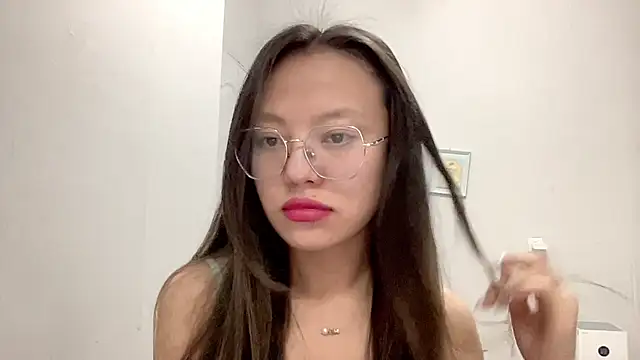 Risalynn online show from February 26, 2:08 am