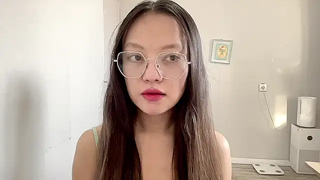 Risalynn online show from February 15, 3:31 am