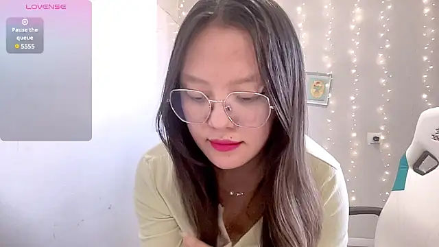 Risalynn online show from March 18, 7:55 am