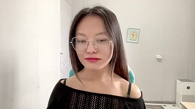 Risalynn online show from February 12, 3:40 am