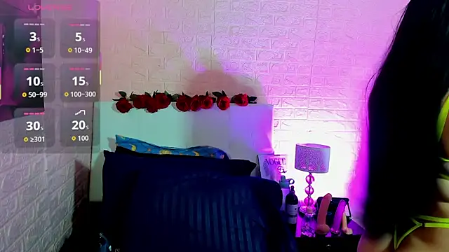 LYAA COLLINS  online show from January 12, 11:28 am