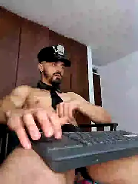 Snapshot of MAXIMUS_MASTE3 chatting on March 22, 7:04 am MAXIMUS MASTE3 online show from March 22, 7:04 am