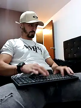 Snapshot of MAXIMUS_MASTE3 chatting on February 16, 12:19 am MAXIMUS MASTE3 online show from February 16, 12:19 am