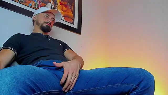 Snapshot of MAXIMUS_MASTE3 chatting on September 22, 8:48 pm MAXIMUS MASTE3 online show from September 22, 8:48 pm