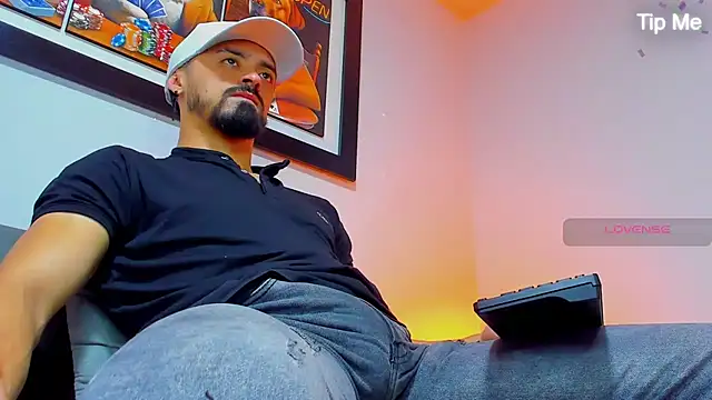 Snapshot of MAXIMUS_MASTE3 chatting on October 19, 10:23 pm MAXIMUS MASTE3 online show from October 19, 10:23 pm