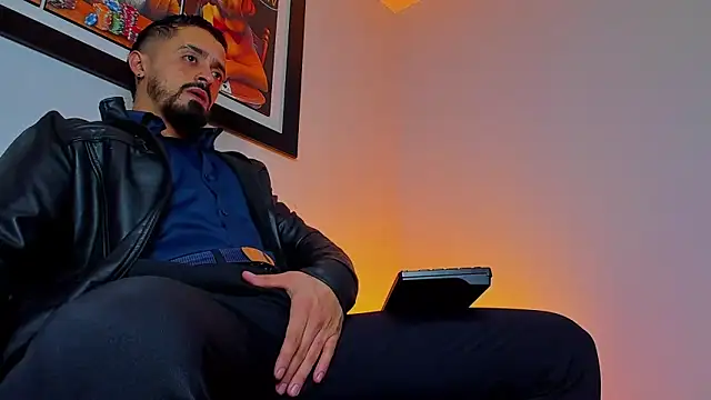 Snapshot of MAXIMUS_MASTE3 chatting on September 10, 7:46 pm MAXIMUS MASTE3 online show from September 10, 7:46 pm