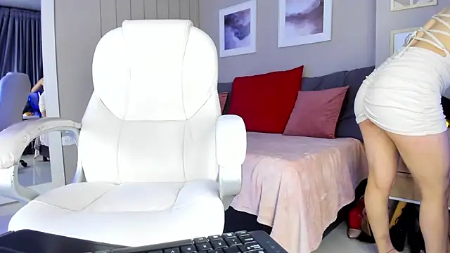 Snapshot of jess_ox chatting on October 14, 9:15 pm jess ox online show from October 14, 9:15 pm