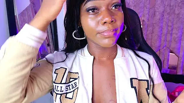 SarahBrunet online show from March 27, 2:40 pm