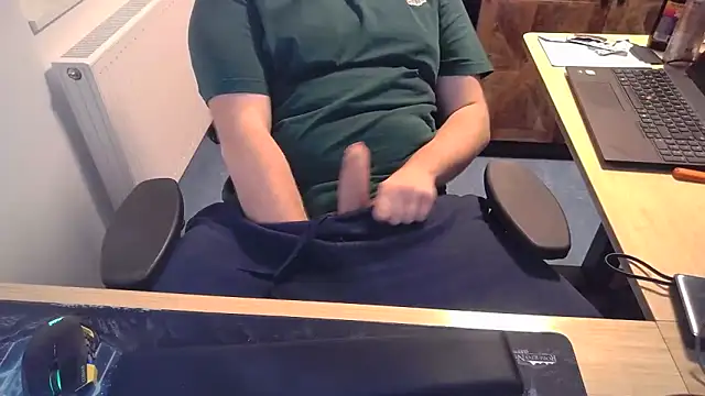 Currycake online show from December 5, 3:10 pm