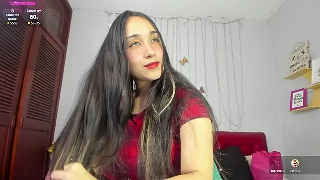 Snapshot of juliieta_love chatting on December 7, 7:38 pm juliieta love online show from December 7, 7:38 pm