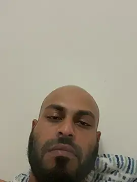 islandvybee55 online show from March 3, 4:00 am