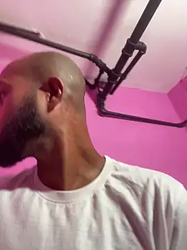 islandvybee55 online show from February 24, 2:18 pm