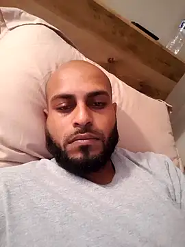 islandvybee55 online show from March 1, 2:06 pm