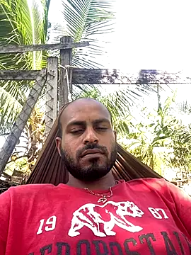 islandvybee55 online show from December 3, 4:28 pm