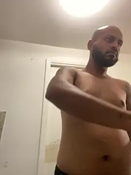 islandvybee55 online show from March 13, 8:52 am