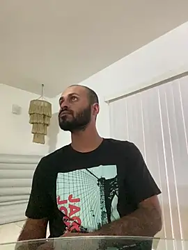 islandvybee55 online show from January 9, 11:02 pm