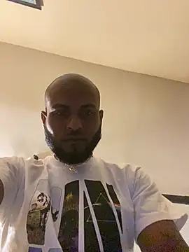 islandvybee55 online show from February 17, 6:05 pm