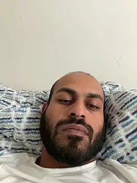 islandvybee55 online show from January 11, 7:59 pm