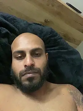 islandvybee55 online show from March 15, 12:17 am